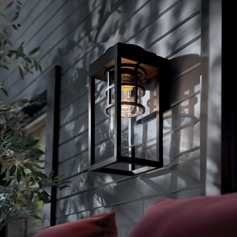 klasyczna lampa elewacyjna HONE