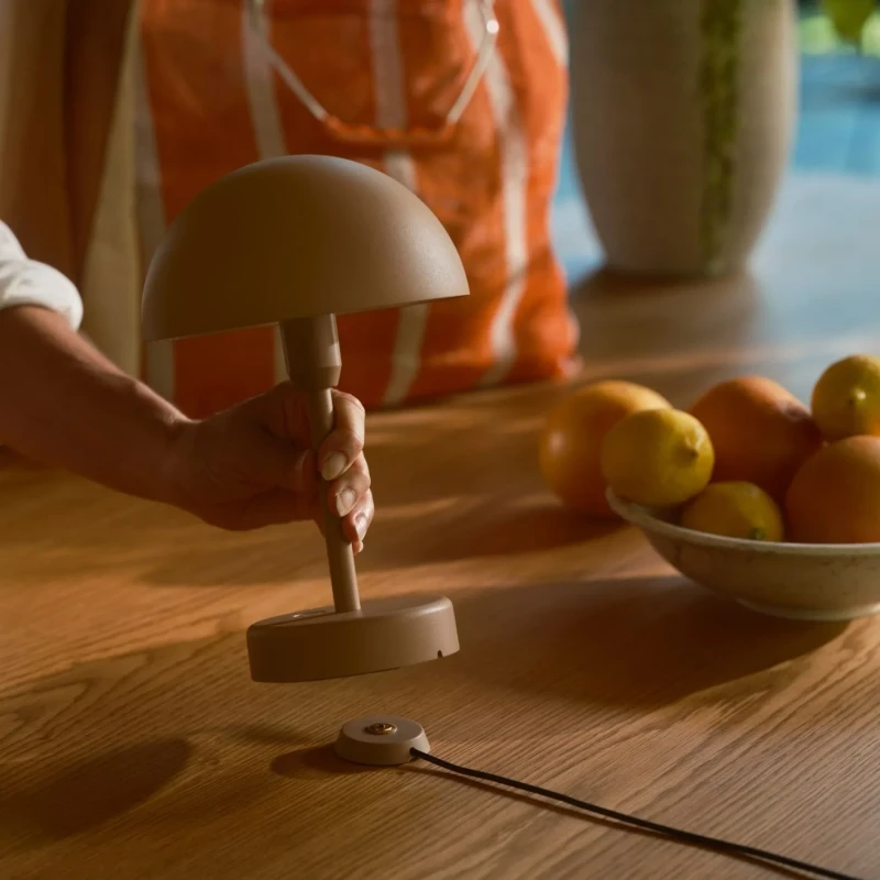 lampka LED na taras ELLEN TO GO