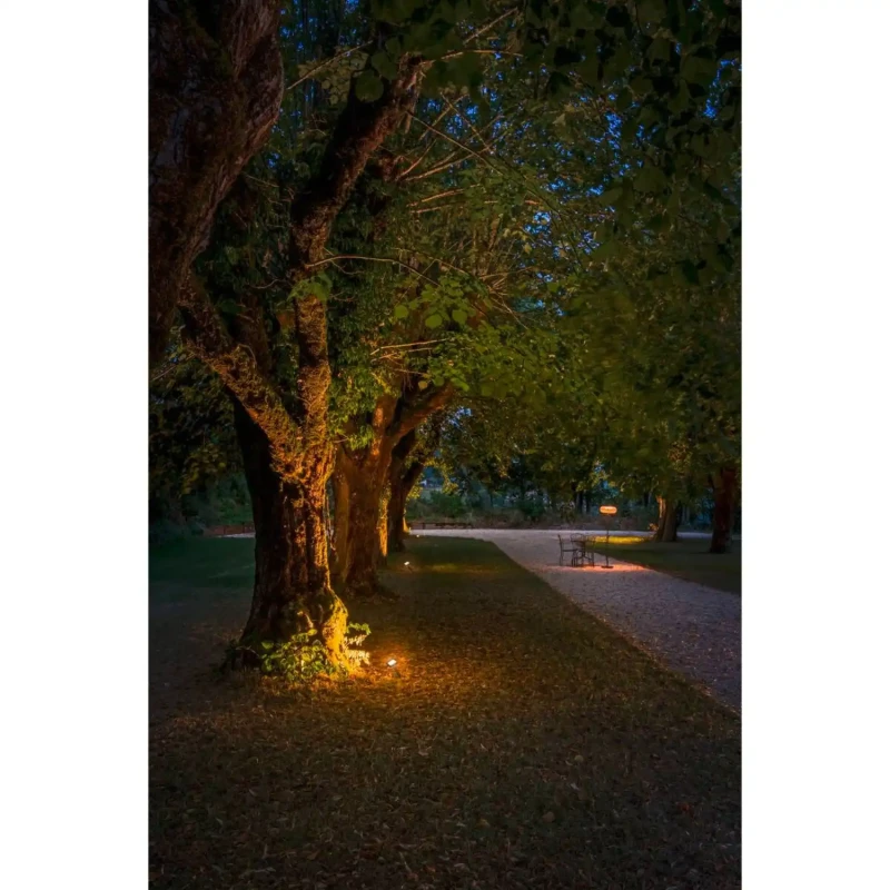 nowoczesna lampa solarna ADEGAN